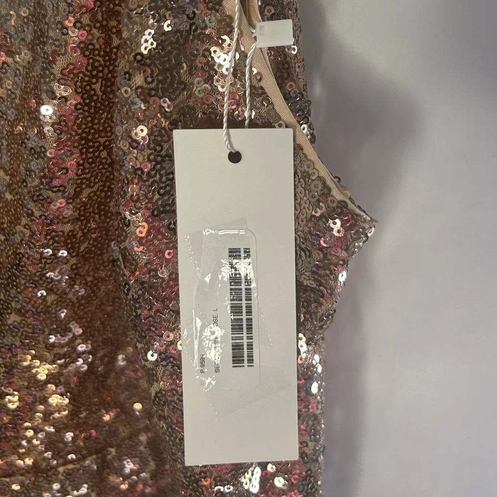 NWT De Novo Women’s Sequin Rose Gold Dress. Size M - Picture 6 of 16